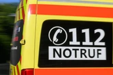 Suff-Fahrer (24) kracht mit Porsche gegen Baum: Er und sein Beifahrer werden schwer verletzt