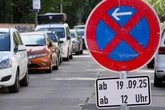 Kein Platz für Autos! Hier werden einige Parkplätze gesperrt