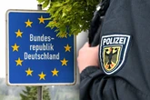 Illegale Einreise, Drogen an Bord: Polizei nimmt Auto an Tschechen-Grenze hoch