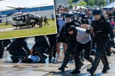 Polizeihubschrauber landet vor tausenden Besuchern in Leipzig