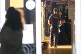 Einbruch in Kölner Kita: Polizei sucht mit Hubschrauber nach Tätern