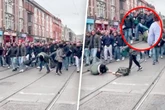 Schock-Szenen bei Fanmarsch: Schalke-Ultras greifen Passanten an