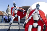 Königlicher Besuch in Dresden: Dieser Roboter zieht alle Blicke auf sich