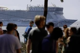 Mann über Board: Windböe pustet Passagier von Kreuzfahrtschiff