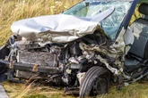 Renault und Skoda krachen zusammen: Eine Tote, ein Schwerverletzter