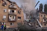 Ukraine-Krieg: Russen-Geschoss trifft Wohnhaus - Mindestens acht Tote