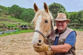Ein Schicksalsschlag ändert sein ganzes Leben: Jetzt ist Olaf (70) bei den Frauen begehrter denn je