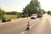 Biker überholt mehrere Autos trotz Verbot: Manöver endet in fatalem Unfall