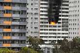 Zwei Verletzte bei Hochhausbrand in Lichtenberg: Erst Feuer, dann Wasserschaden