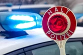 Kontrolle an der A93: Mann sitzt mit geladener Pistole und Drogen in Audi