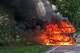 Einsatz im Norden: Auto geht während der Fahrt in Flammen auf!