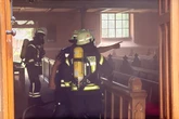 Heftiges Feuer in Kirche! Orgelbrand verursacht Millionenschaden