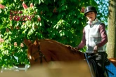 "Rote Rosen": Carla entdeckt bei einem Ausritt einen mysteriösen Ponyhof