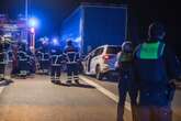 Dramatischer Unfall an der A1: Auto kracht unter Lastwagen