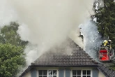 Einfamilienhaus in Flammen: Nachbar mit heldenhafter Rettungsaktion?