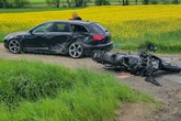 Biker (†62) will Autoschlange überholen, dabei kommt es zu tödlichem Unfall