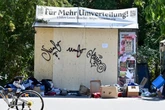 Vermüllung und Beschwerden: Ist das das Aus für den Tauschschrank im Lene-Voigt-Park?