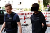 Einen Tag, nachdem er sich selbst gestellt hat: Messerstecher dem Richter vorgeführt