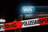Offen stehendes Tor und Auto: Besorgte Nachbarin geht vom Schlimmsten aus