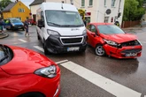 Kreuzungscrash im Erzgebirge: Ford knallt mit Transporter zusammen