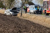 Škoda kracht gegen Baum - Staatsstraße nach Unfall voll gesperrt