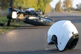 Teenie ohne Führerschein will mit Motorrad überholen und landet in Klinik