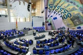 12.330 Euro monatlich für Bundestagsabgeordnete! Deutsche sind massiv gegen neue Diäten-Erhöhung