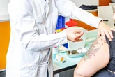 Uniklinik fordert eigene Mitarbeiter zur Impfung auf