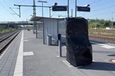 Diebe sprengen Automaten und bringen Bahnverkehr zum Stillstand