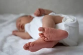 Baby lebendig vergraben: Horror-Eltern festgenommen