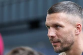 Fans stocksauer! Lukas Podolski wegen Beleidigung angezeigt