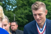 Zoll kriegt bei Versteigerung für Toni-Kroos-Tischkicker diese Summe