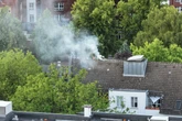Küchenbrand löst Großalarm aus: Zwei Verletzte