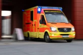 Angriff auf Rettungskräfte: Als Sanitäter eintreffen, werden sie zur Zielscheibe
