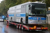 Nach Festsetzung von Stör-Bus: Polizist wird Ziel von Hasswelle im Netz