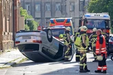 Schwerer Unfall in Hohenstein-Ernstthal: Skoda landet auf dem Dach