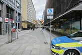 Frau rastet in Chemnitzer City aus: Passanten belästigt, Lokal-Mitarbeiter verletzt