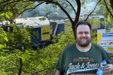 Oberleitung gerissen, Zug mit über 600 Gästen evakuiert: Edeka versorgt Gestrandete mit Getränken