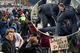 Hunderte Demonstranten bei AfD-Wahlkampf: Polizei muss einschreiten