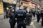 Polizei-Großkontrolle im Bahnhofsviertel: 38 Strafanzeigen und 13 vollstreckte Haftbefehle