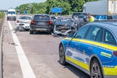 Tragödie auf A5: Autos müssen nach Unfall abbremsen, zwei Frauen in Smart tödlich verletzt