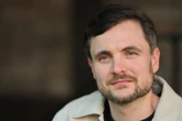 Phil Laude: Im TV ein Lehrer, im echten Leben die achte Klasse wiederholt - Das ist der Grund