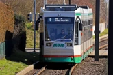 Tram-Fahrerin konfrontiert Störenfriede, dann eskaliert die Situation