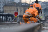 Bahnsperrung rechts des Rheins: Wie Pendler die nächsten Monate trotzdem an ihr Ziel kommen