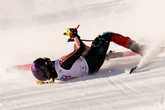 Schmerzensschreie im TV zu hören: Schwerer Sturz überschattet Ski-Alpin-Rennen!