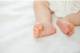 Eigenes Baby sexuell missbraucht und Fotos verschickt: Eltern weinen bei Urteilsverkündung