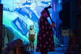 Acht-Stunden-Stück mit Riesenpenis: Dieser Theaterabend in Berlin ist eine Herausforderung