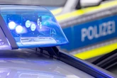 Aufregung in Frankfurt: Streit eskaliert, Mann zieht Waffe