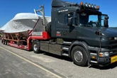 Polizei entgeistert: Lkw-Wrack zieht 2-Millionen-Euro-Jacht über A7