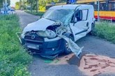 Straßenbahn-Unfall in Karlsruhe: Mann aus Fahrzeug befreit